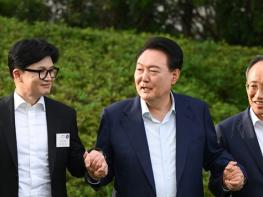 [지만호 칼럼] 국민이 정치를 걱정하는 세상 기사 이미지