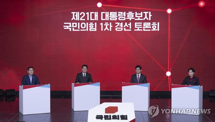 [국민의힘 토론회 1] 김문수 "계엄, 민주당 책임" 기사 이미지