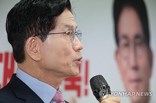 돋보이는 대선 공약.. 김문수 후보 “군가산점 부활” 기사 이미지