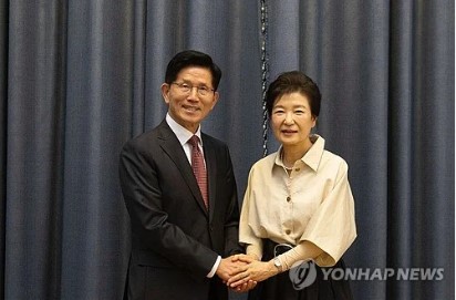 김문수, 박근혜 전 대통령 예방…“선거의 여왕께 지혜 구했다” 기사 이미지