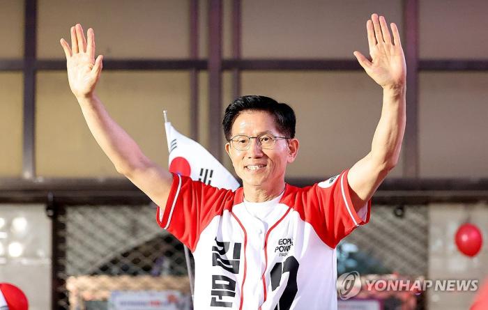 ‘인천상륙작전’ .. 인천에서 사전투표 하는 김문수 기사 이미지