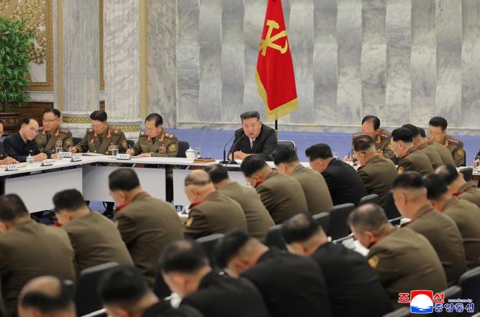 [한반도 르포] 구축함 사고, 희생양 찾기 혈안 기사 이미지