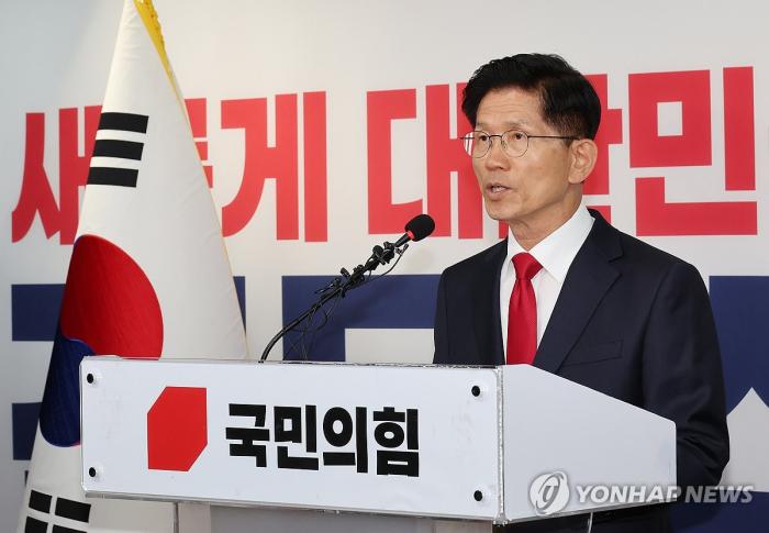 김문수, “국민 선택, 겸허히 받아들인다” 기사 이미지