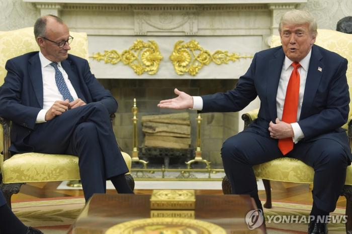 메르츠 독일 총리, 트럼프에 우크라이나 전쟁 종식 역할 촉구 기사 이미지