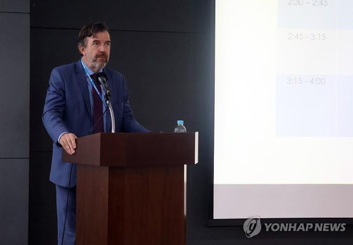 유엔 北인권소장 “포로의사 무시한 송환 안돼” 기사 이미지