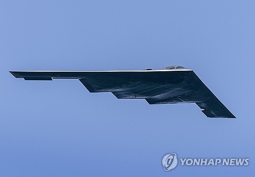 ‘벙커버스터 탑재’ B-2 폭격기 괌으로 이동 기사 이미지