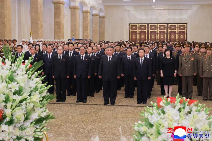 김정은, 김일성 31주기 맞아 금수산태양궁전 참배 기사 이미지