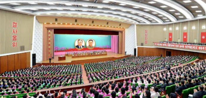 [북한 돋보기] 북한 여맹 전원회의, ‘혁명 어머니’ 강요로 여성 억압 지속 기사 이미지