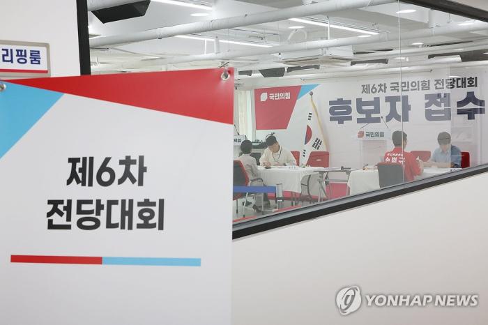 국힘 전당대회 레이스 본격 돌입..‘장동혁 돌풍’ 예고 기사 이미지