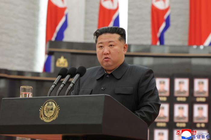[기자생각] 김정은의 ‘영웅담론’ 뒤에 숨겨진 위험한 군사적 모험주의 기사 이미지