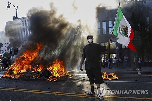 [기자생각] 정쟁 앞세운 미국 지방정부의 치안 대응 기사 이미지