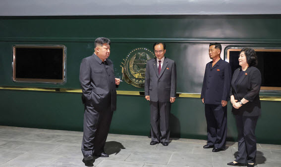 [북한의 오늘] 김정은, 전용열차 타고 중국행 기사 이미지