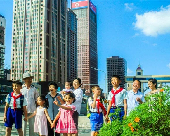 [북한의 오늘] 다자녀세대우대법 선전의 허구성 기사 이미지