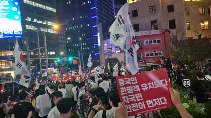“천멸중공” 외치는 한국 청년들 기사 이미지