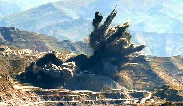 [북한의 오늘] 무산광산 ‘250만 산대발파’ 선전 기사 이미지