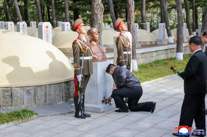 [북한 돋보기] 북·중 ‘혈맹’ 재연출의 이면 기사 이미지