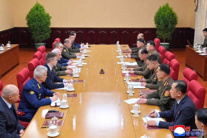[북한의 오늘] 북한-러시아 군사정치총국 회담 기사 이미지