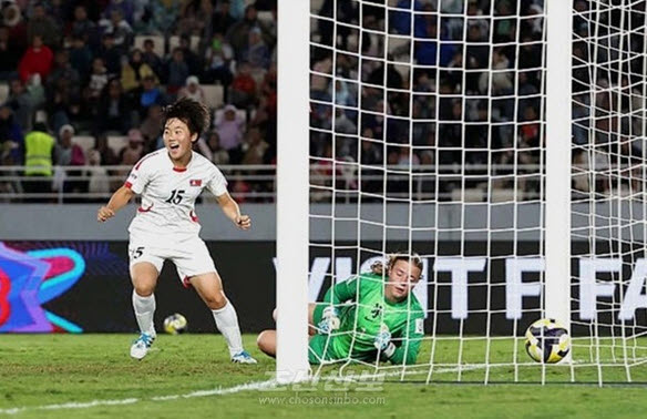 [기자생각] ‘격찬의 목소리’ 뒤에 숨겨진 것들 기사 이미지