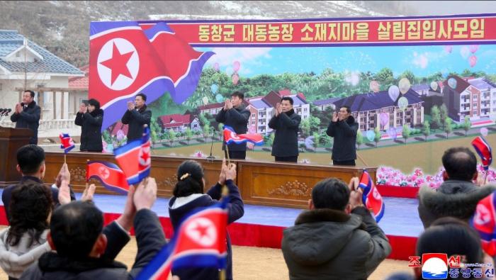 [북한 돋보기] “새집들이 경사”의 이면 기사 이미지