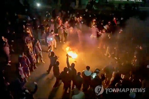 이란 보안군, “공포를 무기로 삼았다” 기사 이미지