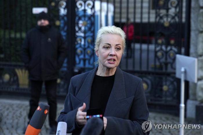 푸틴 정권과 맞서는 나발니의 부인 기사 이미지