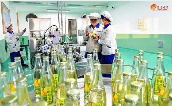 [북한의 오늘] 지방공업공장 제품 확대 기사 이미지