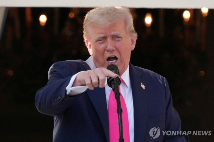 트럼프, 대이란 군사 압박 다시 고조 기사 이미지