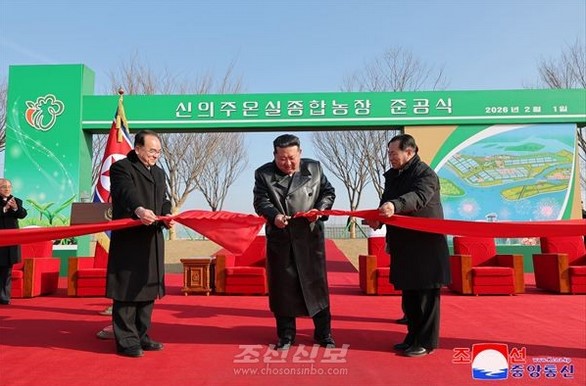 [북한 돋보기] ‘온실의 장관’ 뒤에 가려진 것들 기사 이미지