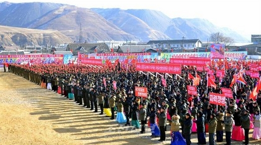 [기자생각] 착공식의 홍수, 삶의 변화는 실종 기사 이미지