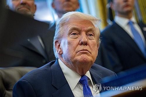 트럼프 "유권자 신분증제 실시" 기사 이미지