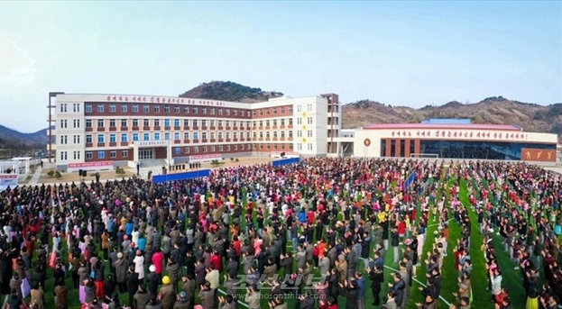 [북한의 오늘] 중앙대학 교수자들을 지방과 농촌에 파견 기사 이미지