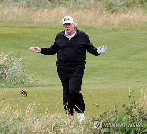 [다른 시선] “전쟁 중 골프”만 부각한 보도 기사 이미지