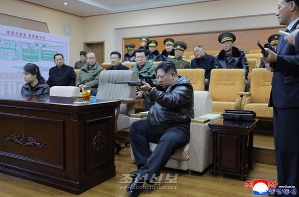 [북한 돋보기] 무기 자랑에 몰두한 김정은 정권 기사 이미지