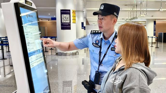 중국, 시민 출입국 통제 대폭 강화