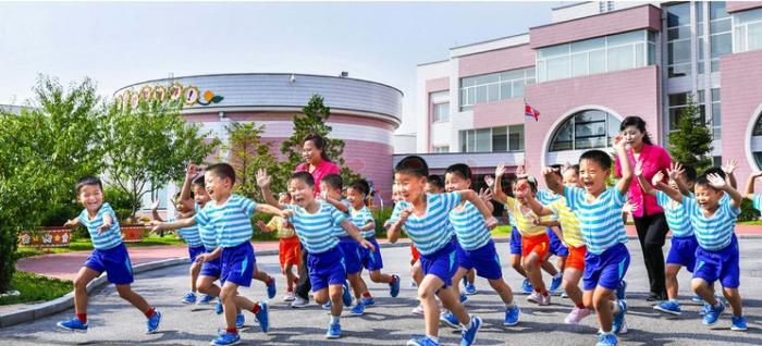 [북한 돋보기] 후대 사랑 선전