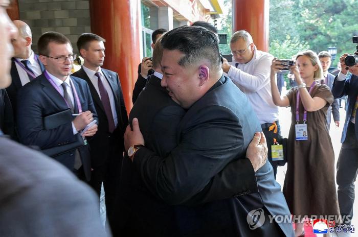 [북한의 오늘] 김정은, 푸틴에 답전 보내 “양국관계의 훌륭한 미래” 강조