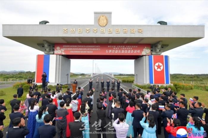 [북한의 오늘] 북·러 ‘두만강 자동차다리’ 개통