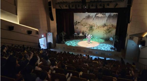 어린이와 함께한 신나는 전통연희 축제, 홍성군 광천문예회관에서 펼쳐지다 기사 이미지