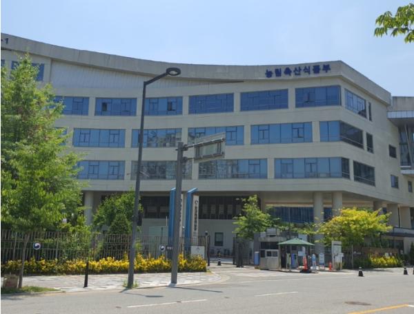 농식품부, 고유가 상황 지속에 따라 농·어업 및 임업기계용 면세유 유가연동보조금 지급한도 상향