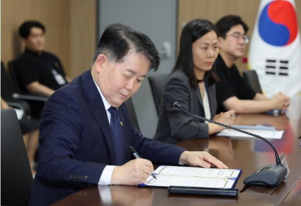 재외동포청, 전 세계 한글학교에 ‘K-북’ 7천 권 보급...차세대동포 한국어 교육 지원